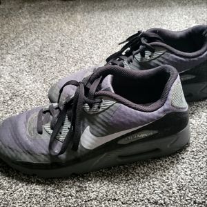 Men's Nike AirMax size 11.5